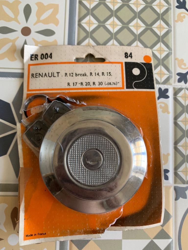 Bouchon de réservoir RENAULT 17 (R17) LesAnciennes.com