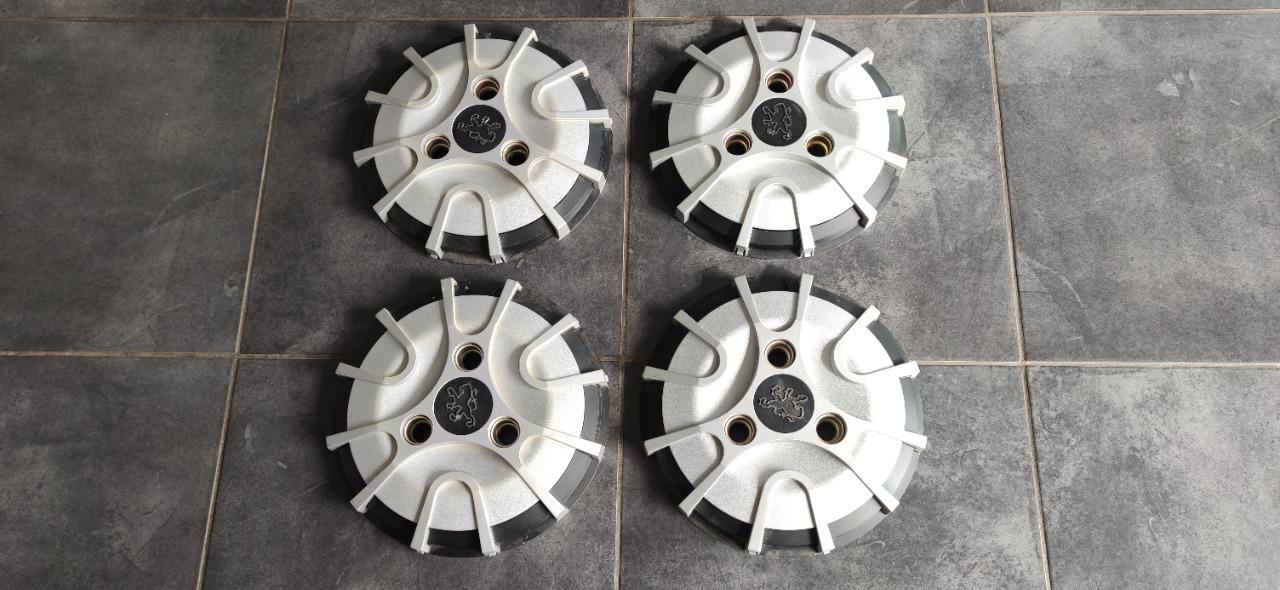 Enjoliveurs accessoires PEUGEOT 305 série 1 LesAnciennes.com