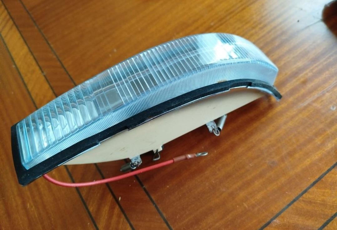 Feux clignotant avant gauche pour CITROEN Ami 6 LesAnciennes.com