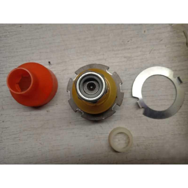 6403253 ROTULE SUSPENSION AV. INF. D. PEUGEOT 504 LesAnciennes.com