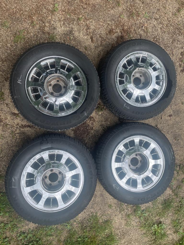 4 Jantes LINCOLN Town Car 2e gen (19 LesAnciennes.com