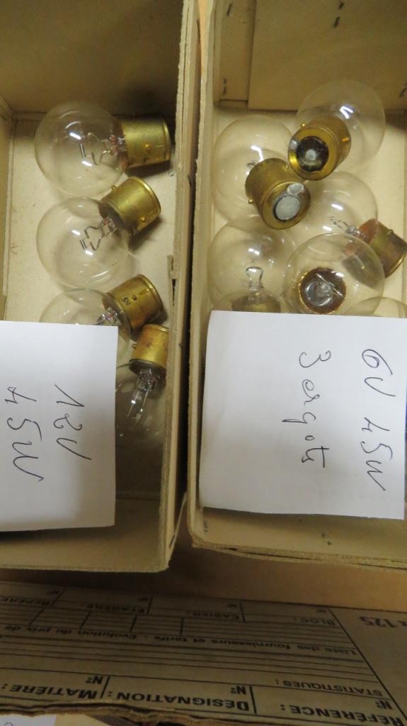 Ampoules 6v 3 ergots 12v 3 ergots 45w LesAnciennes.com