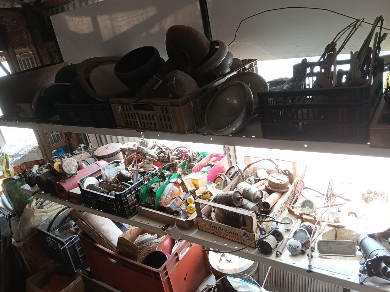 Lot de pièces SIMCA 5 LesAnciennes.com