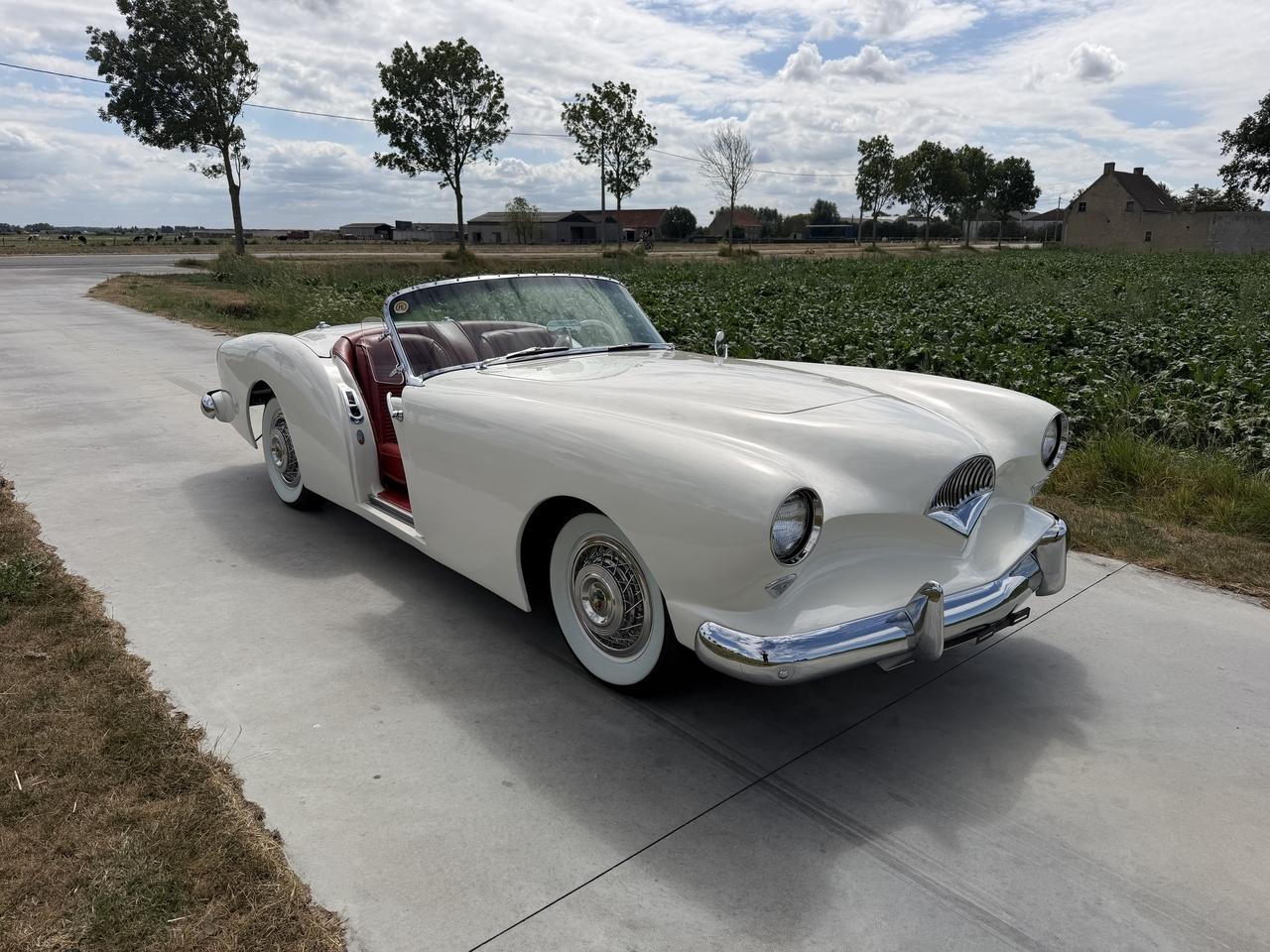 1954 Kaiser Darrin LesAnciennes.com