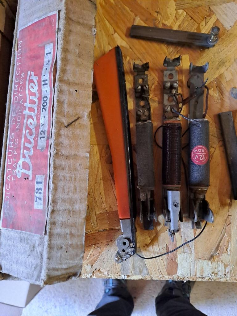 Lot de pièces PEUGEOT CITROËN XXX XXX LesAnciennes.com