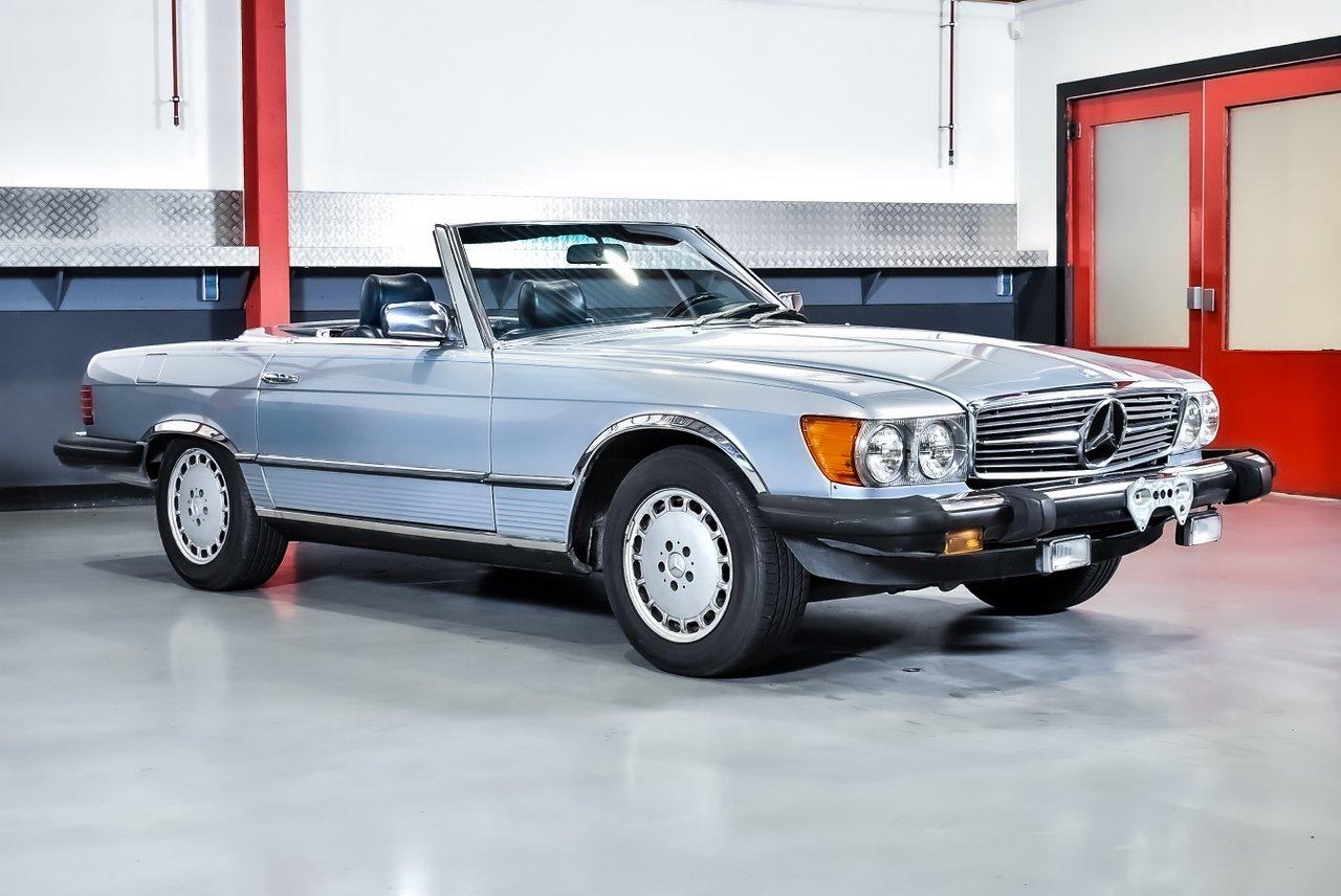 1984 Mercedes-Benz R107 380SL Convertible 3,8L V8 LesAnciennes.com