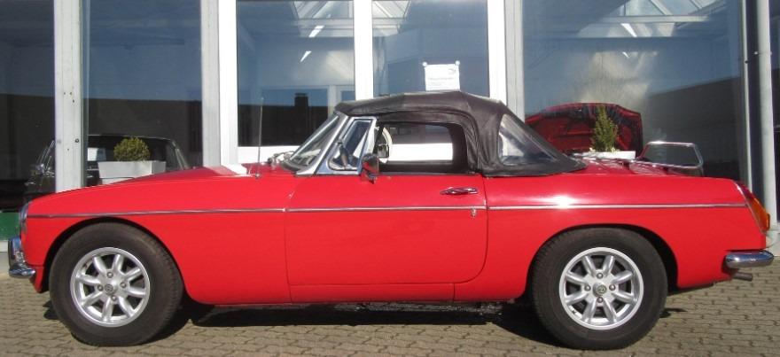 MG MGB Cabriolet + Hardtop - 1976 LesAnciennes.com