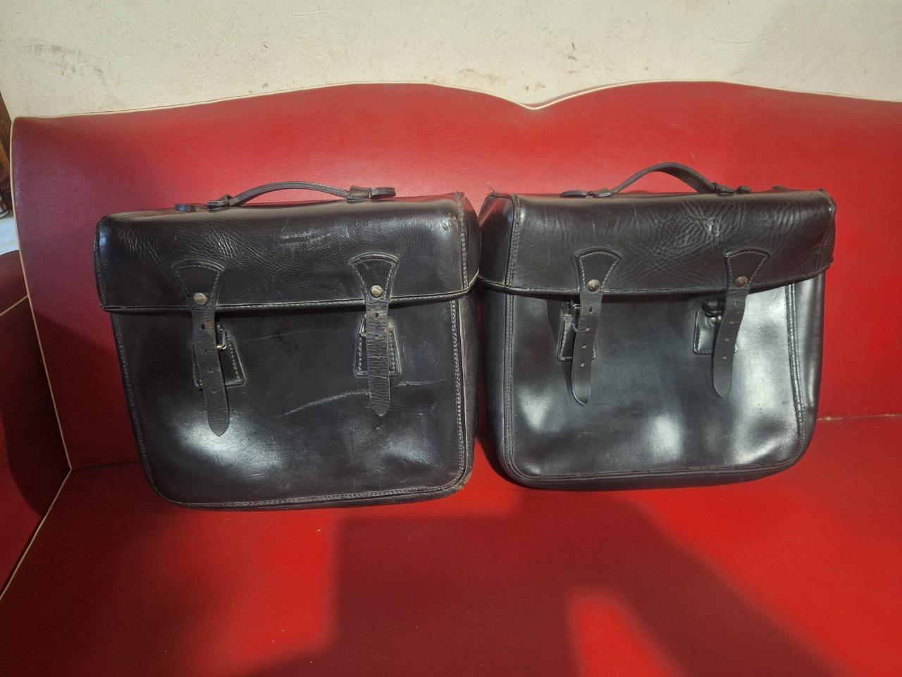 Sacoches GENDARMERIE Gendarmerie LesAnciennes.com