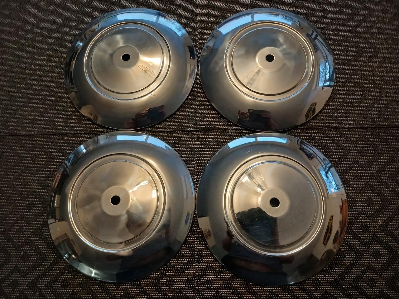 Enjoliveurs RENAULT 4 (R4) années 60 / 70 LesAnciennes.com