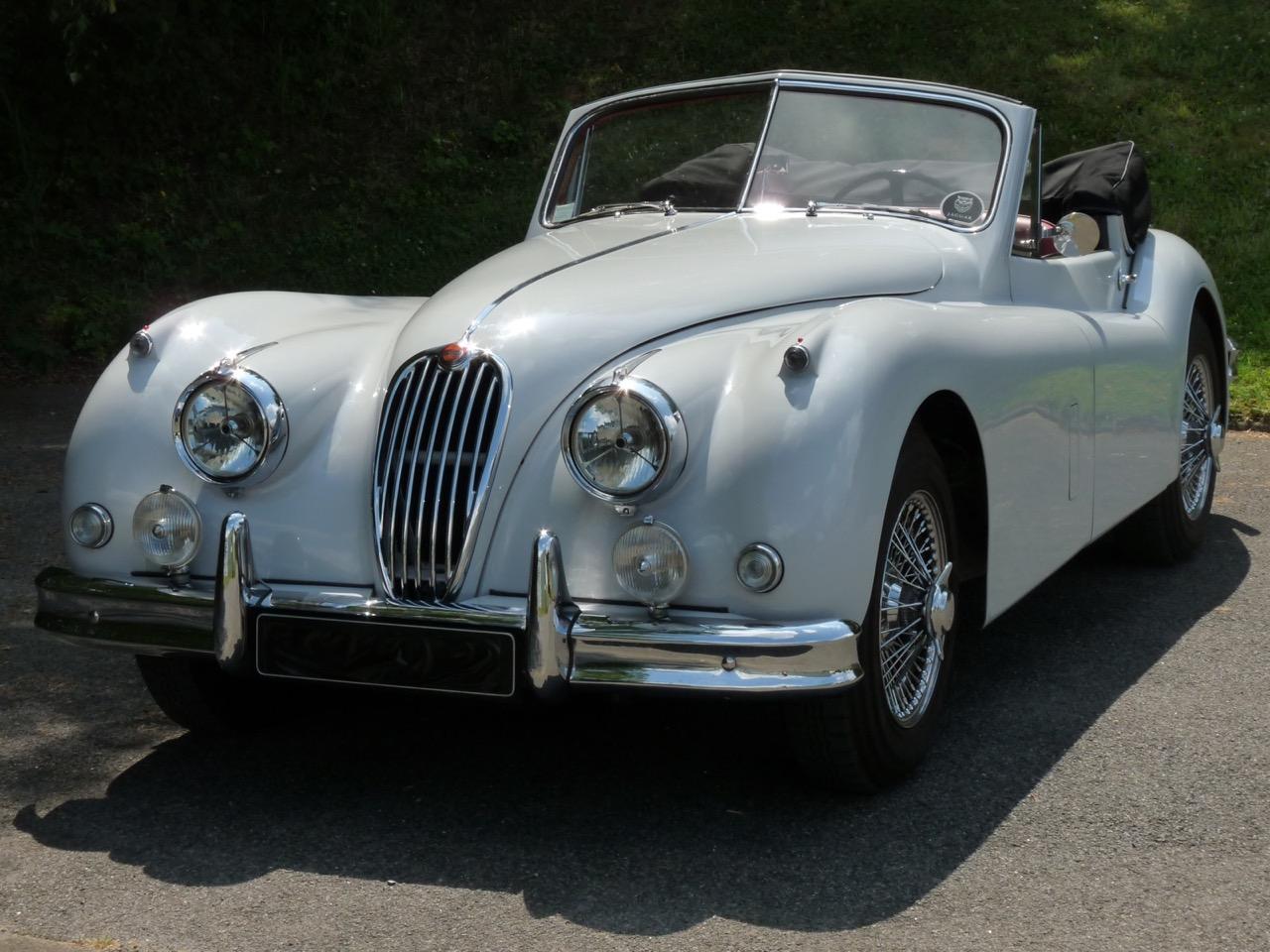 JAGUAR XK140 SE cabriolet - 1957 LesAnciennes.com