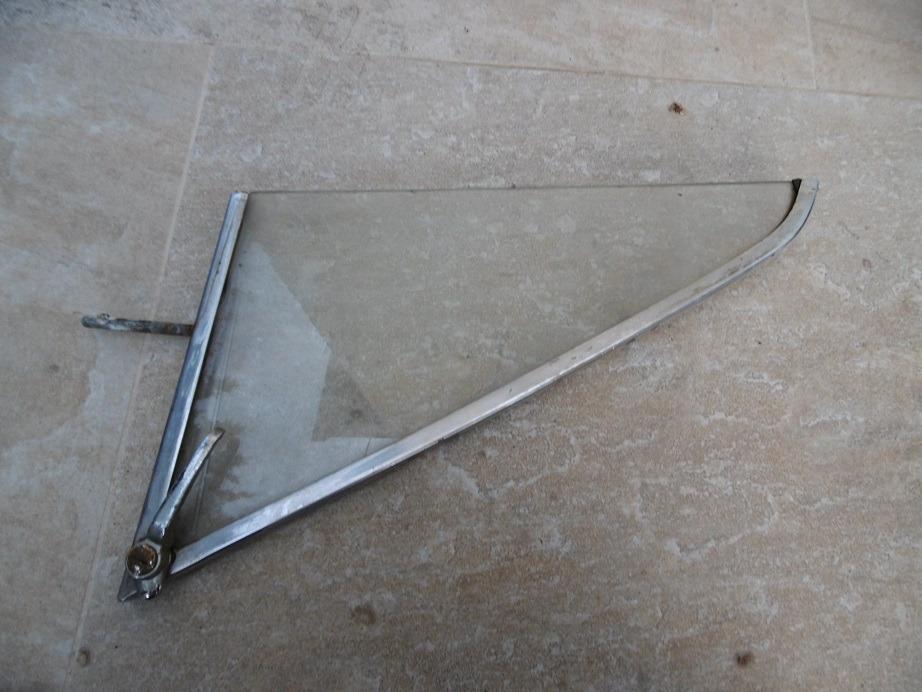 Déflecteur gauche LANCIA Fulvia coupé 1300 S LesAnciennes.com