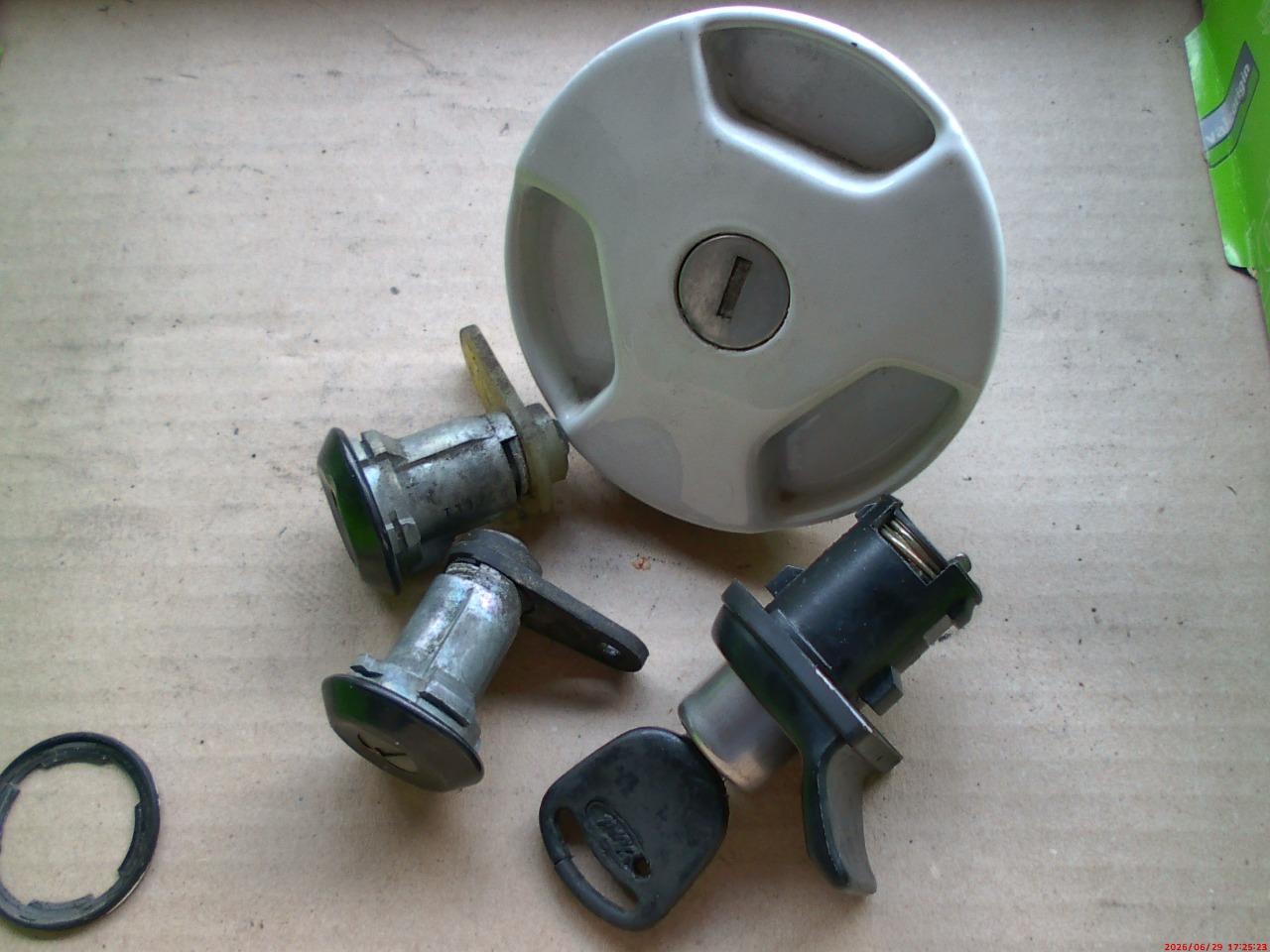 Serrures FORD Sierra 86 LesAnciennes.com