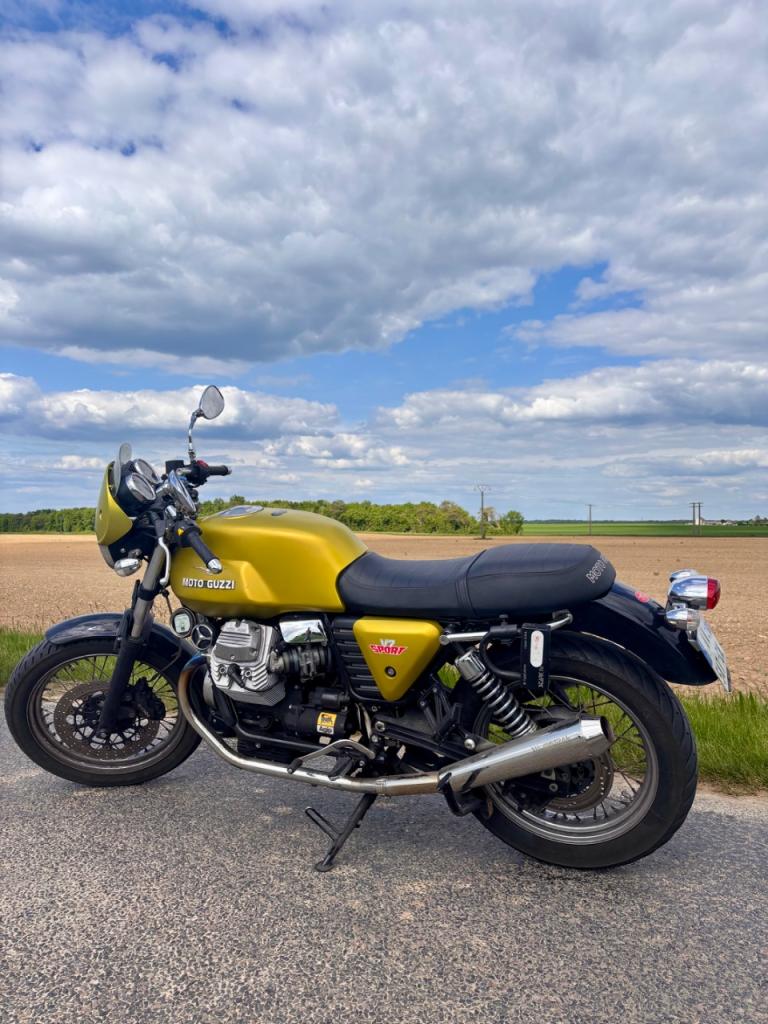 MOTO GUZZI V7 Sport LesAnciennes.com