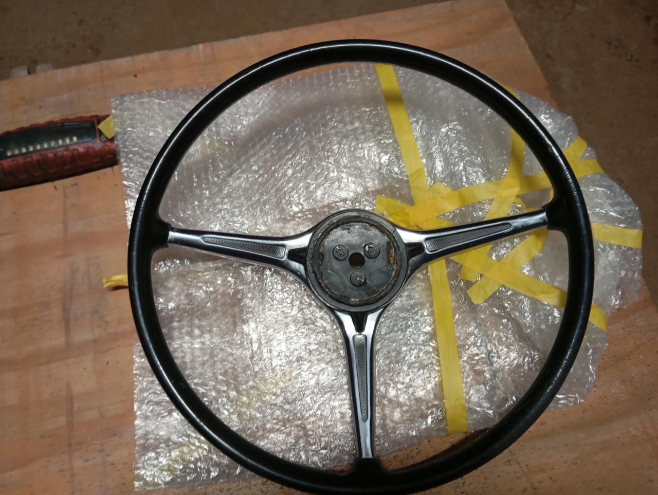 Volant PORSCHE 356 LesAnciennes.com