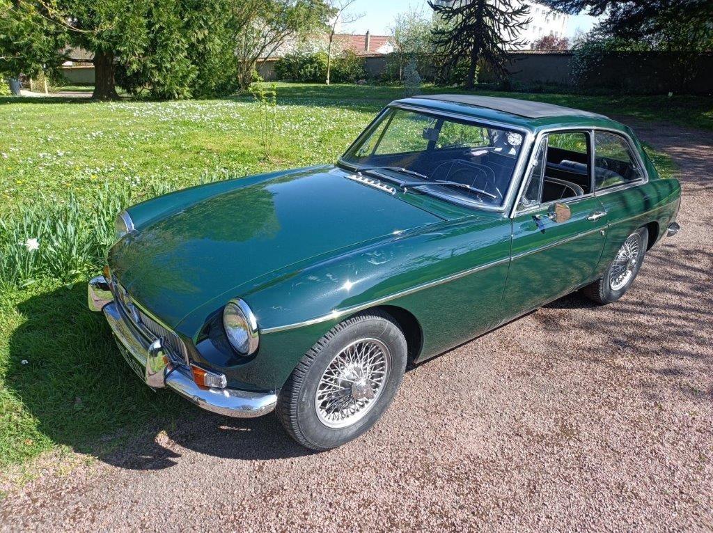 MG MGB GT - 1966 LesAnciennes.com