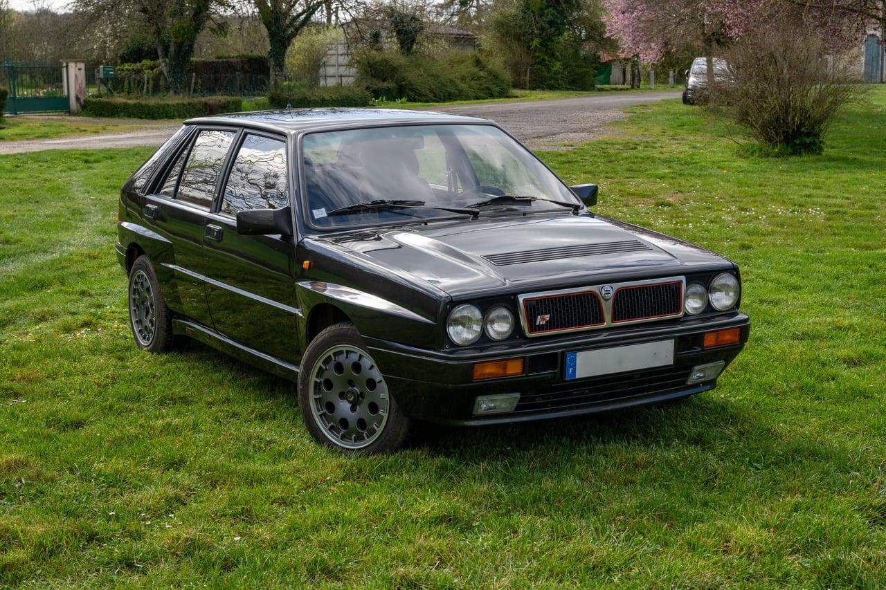 1990 Lancia Delta HF Integrale 16v LesAnciennes.com