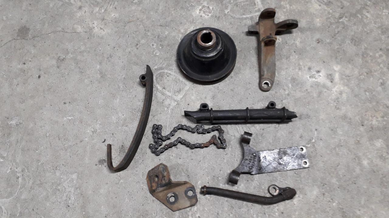 Lot de pièces BMW 2002 LesAnciennes.com