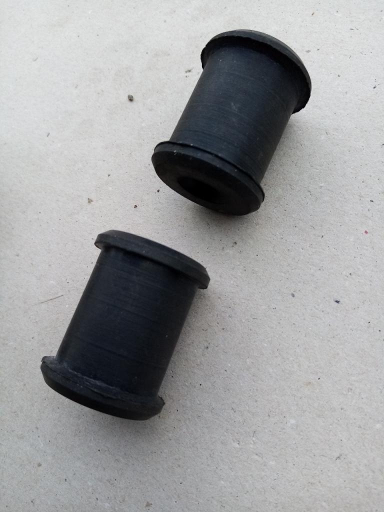 Silentblocs RENAULT 4CV LesAnciennes.com