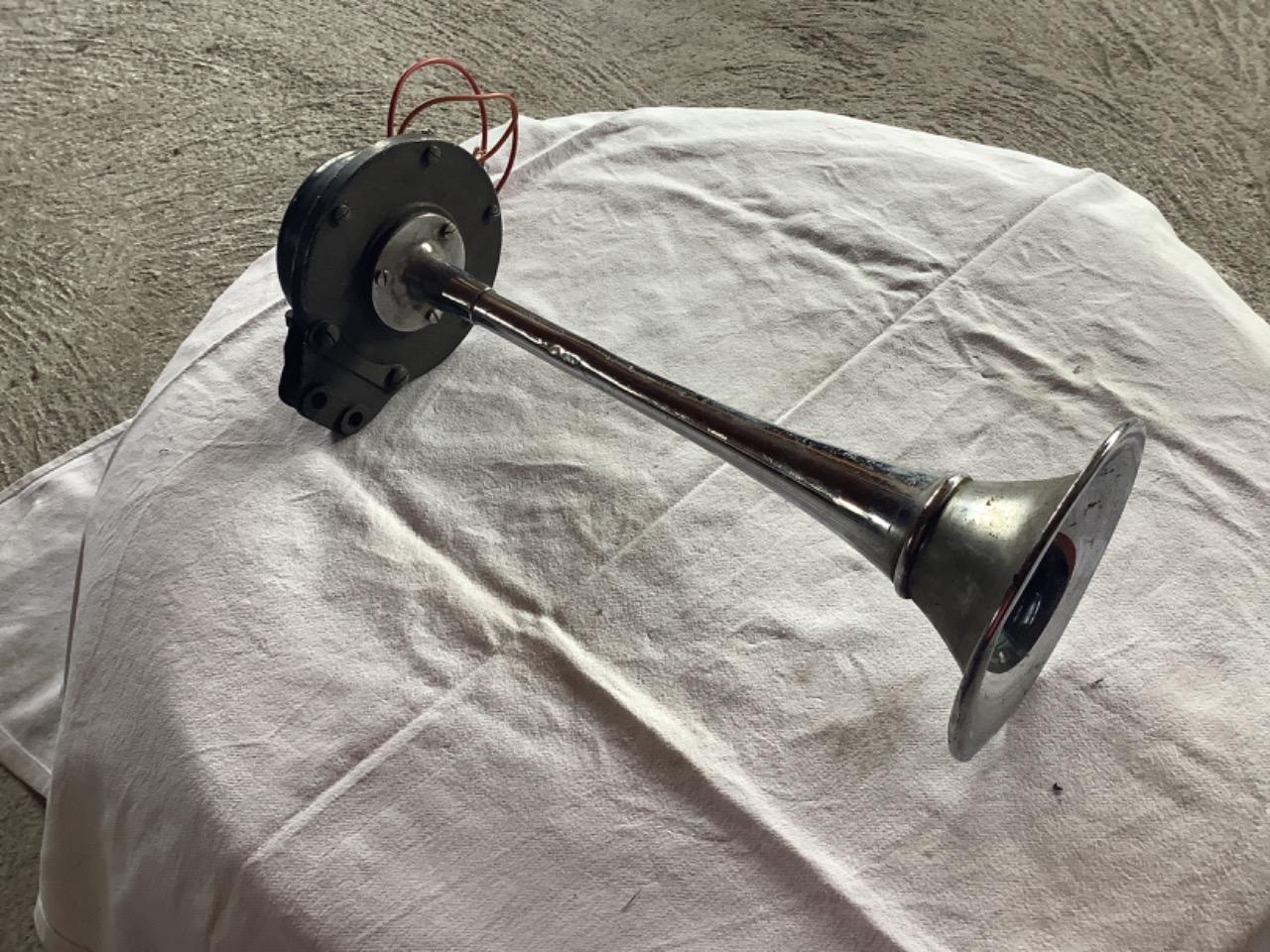 Klaxon Bosch LesAnciennes.com