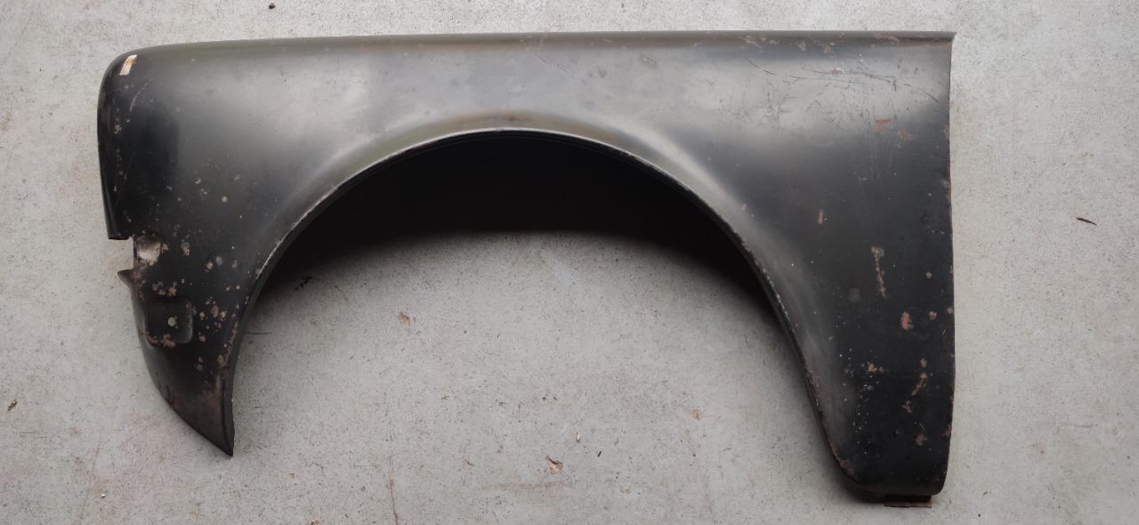 Aile avant gauche SIMCA 1301 1501 LesAnciennes.com