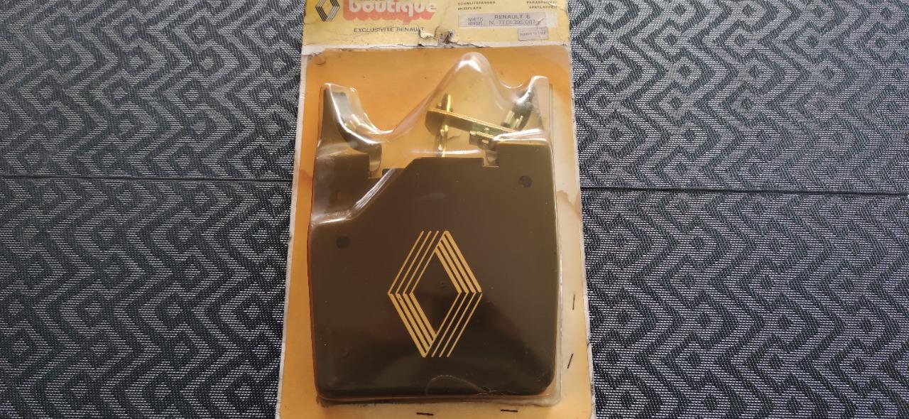 Bavettes arrière RENAULT 6 (R6) LesAnciennes.com