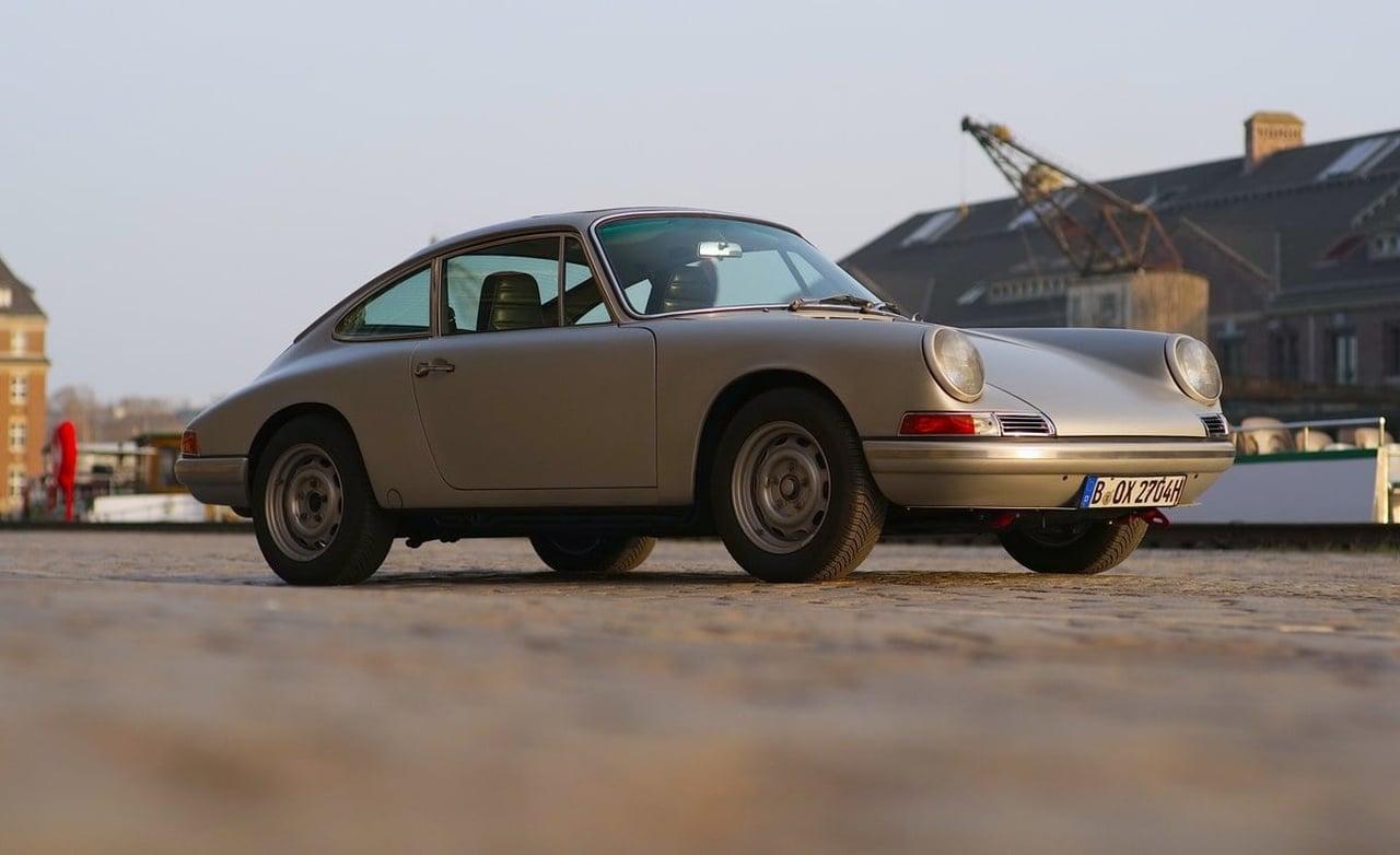 1983 Porsche 911 Carrera 3.2 Backdate Coupé LesAnciennes.com