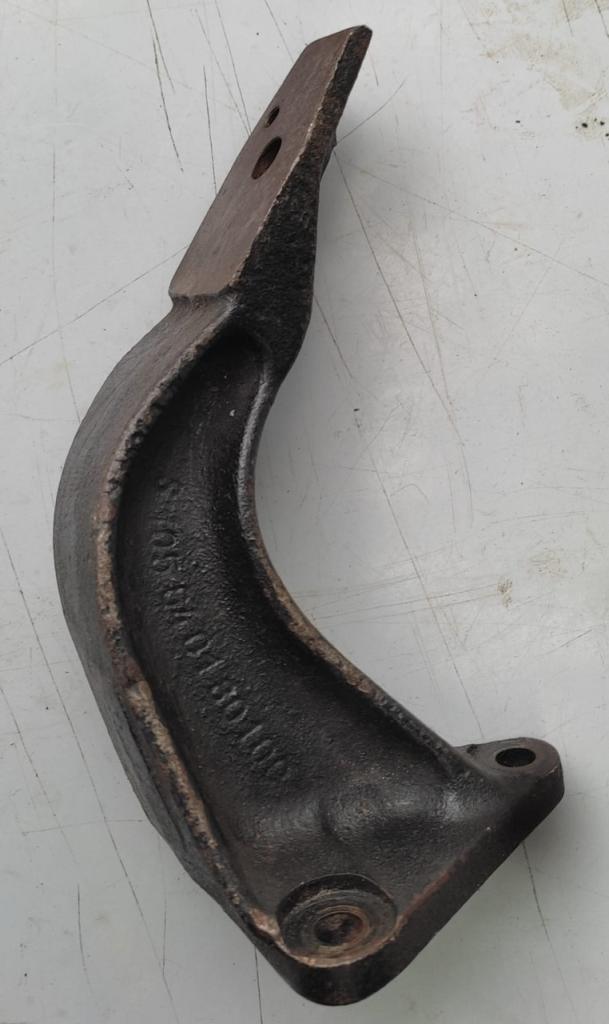 Support moteur droit pour Alfa Romeo Montreal LesAnciennes.com