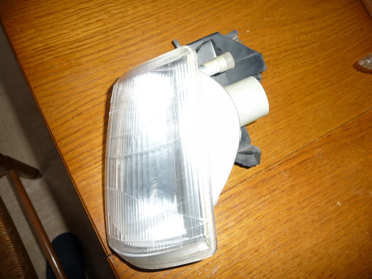 BLOC CLIGNOTANT +SUPPORT Pièces PEUGEOT 205 LesAnciennes.com