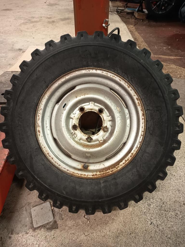 Roue JEEP Kaiser-Frazer LesAnciennes.com