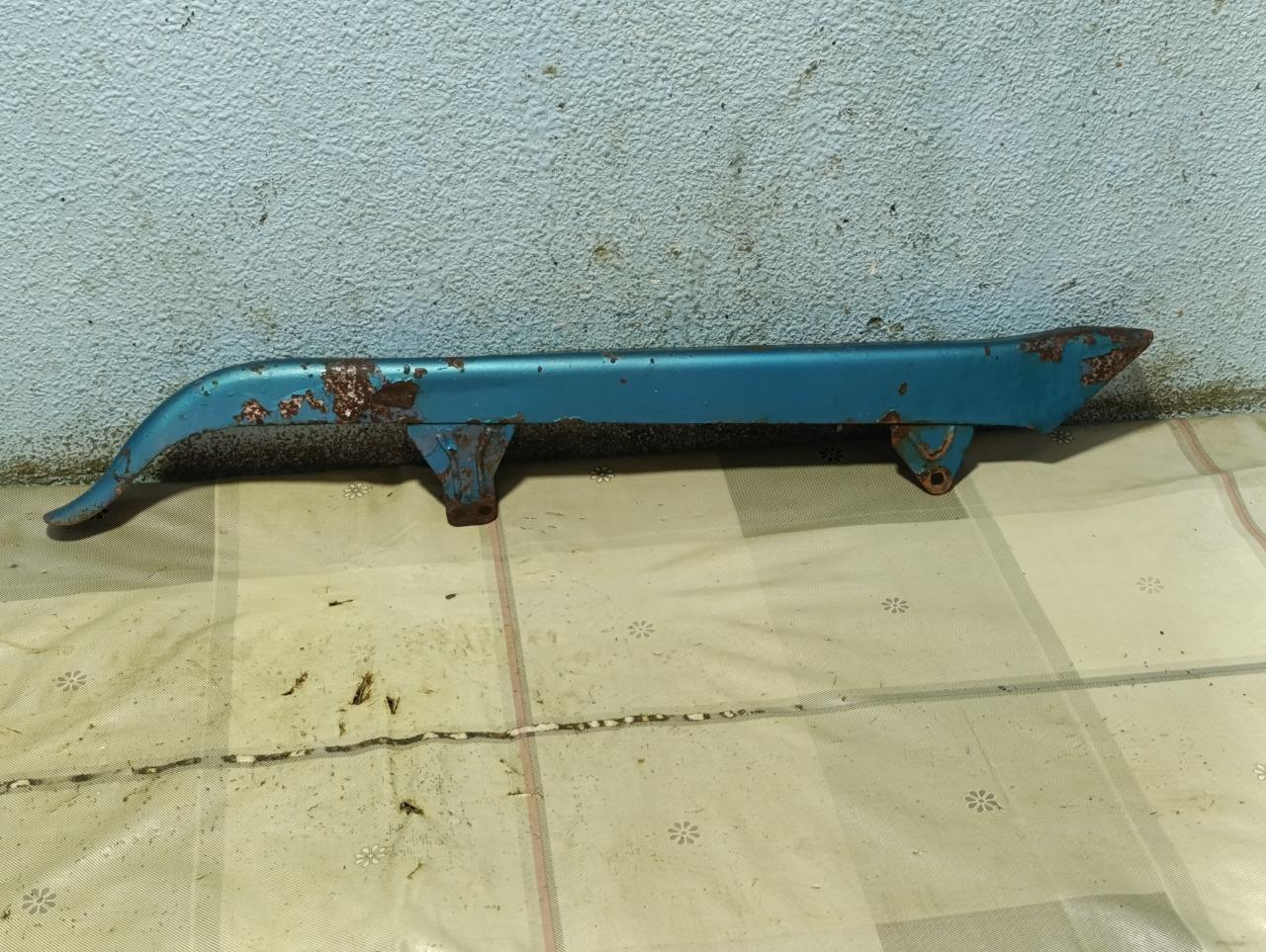 Cache chaîne Ducati 125 160 175 200 250 LesAnciennes.com