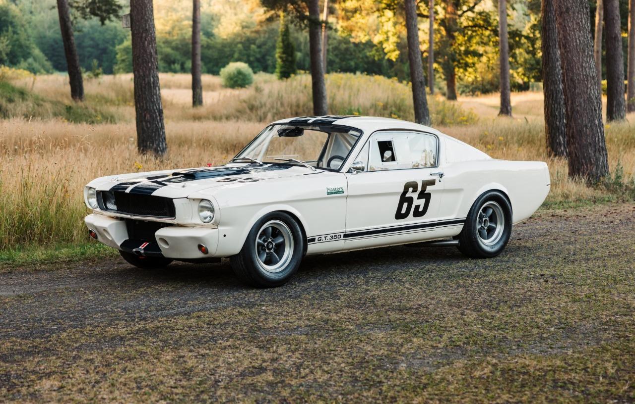 FORD Mustang "Shelby" - 1965 LesAnciennes.com