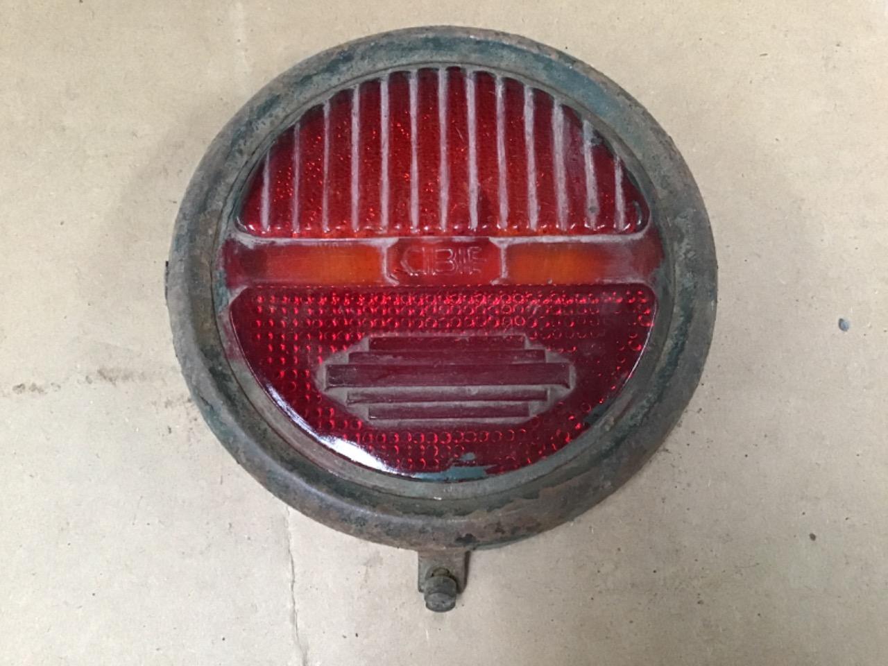 FEU ARRIÈRE EN VERRE CITROEN PEUGEOT RENAULT LesAnciennes.com