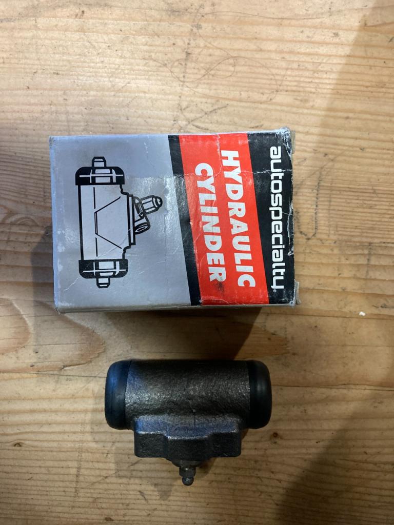 Cylindre de roue CHEVROLET Chevy blazer , silverad LesAnciennes.com