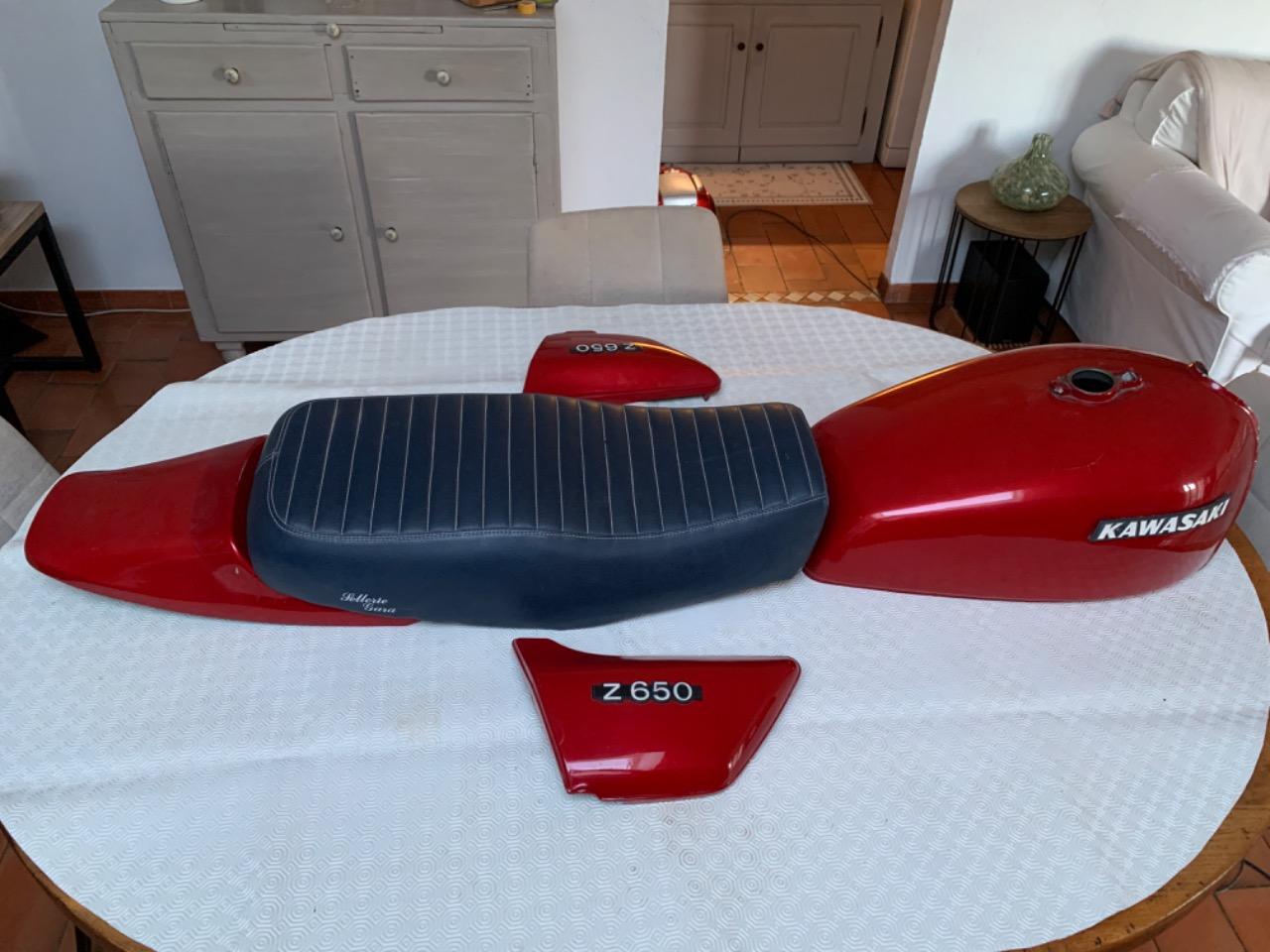 Lot de pièces KAWASAKI Z650 KZ 650 B 1978 LesAnciennes.com