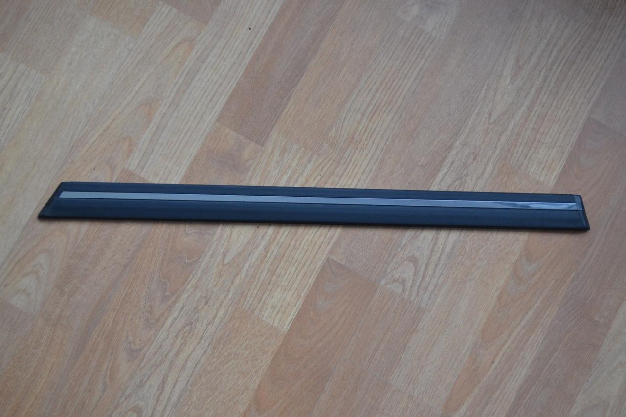 Baguette d'aile AR DTE PEUGEOT 505 BREAK LesAnciennes.com