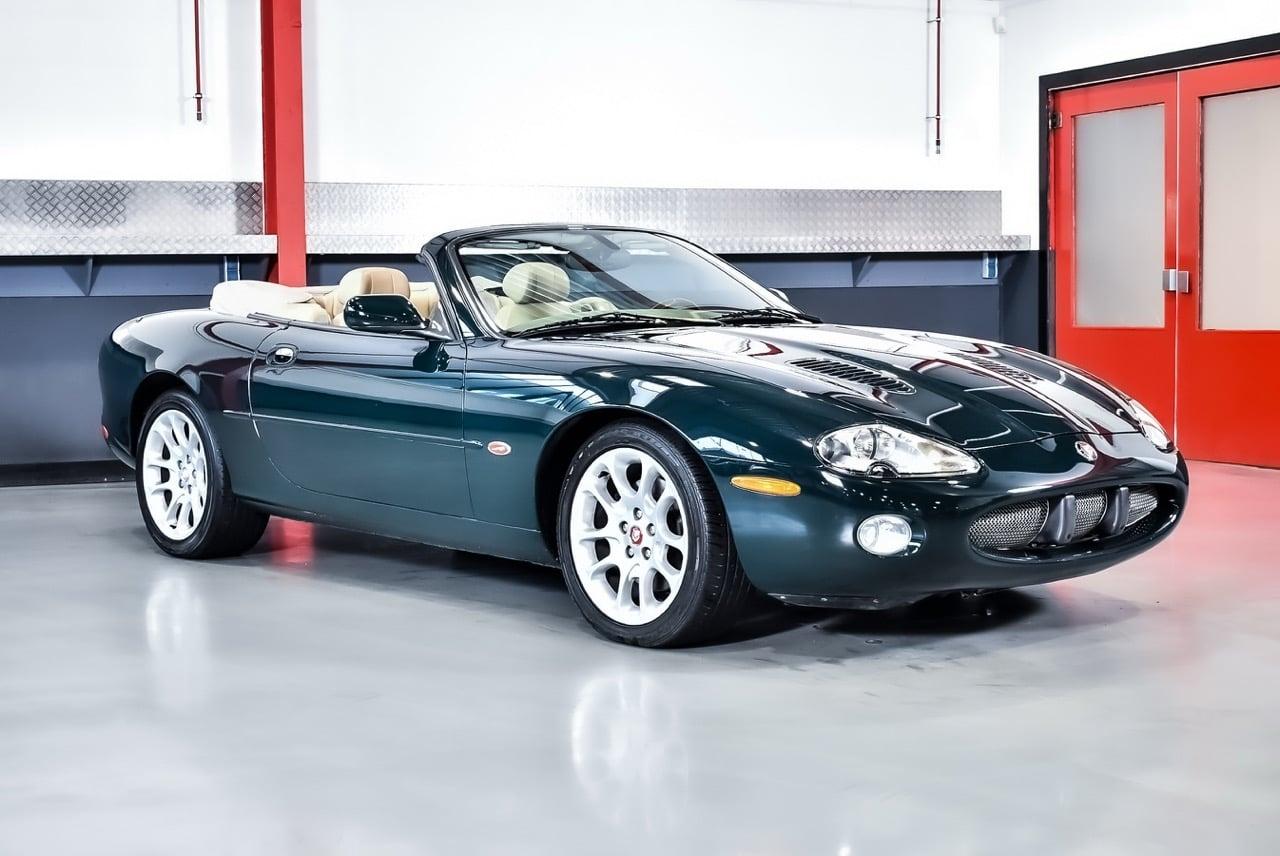 2001 Jaguar XKR Convertible 4,0L V8 LesAnciennes.com