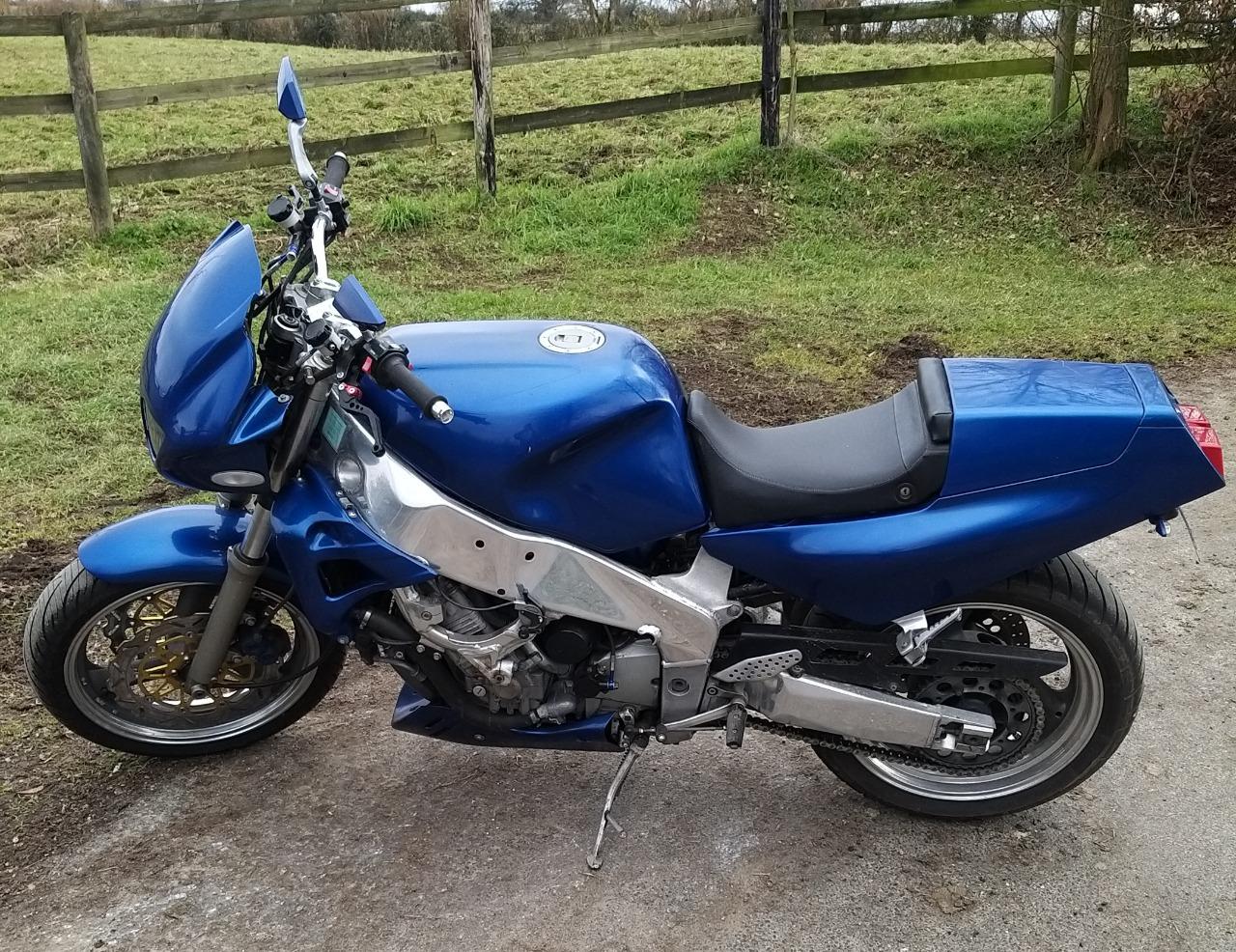 YAMAHA FZR 1000 - 1989 LesAnciennes.com