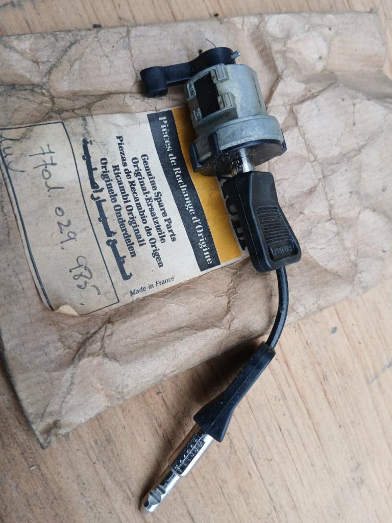 Serrure RENAULT 25 (R25) LesAnciennes.com