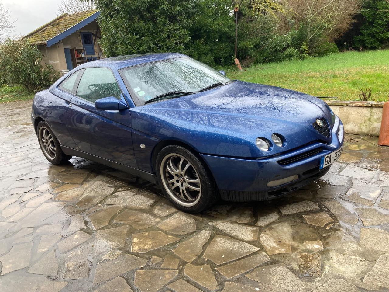 ALFA ROMEO GTV 916 v6 turbo - 1996 LesAnciennes.com