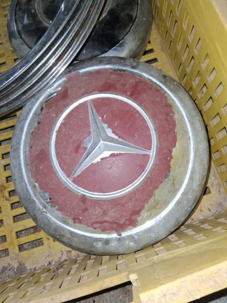 Enjoliveurs MERCEDES W110 W110 LesAnciennes.com