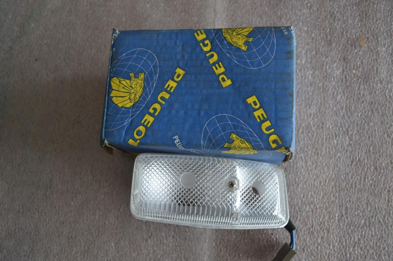 Feu AV DT, incolore, PEUGEOT 204 après 1974, neuf LesAnciennes.com