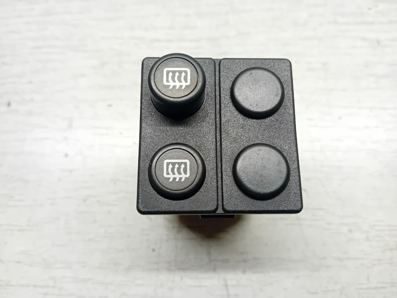 0880 INTERRUPTEUR DEGIVRAGE LUNETTE AR ALFA 33 LesAnciennes.com