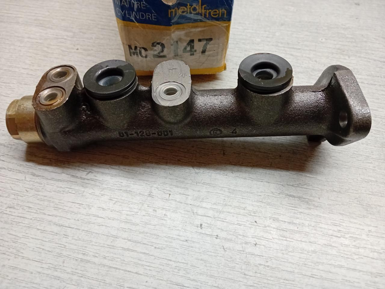 MC2147 MAITRE CYLINDRE FREIN D.19 FIAT 132 ARGENTA LesAnciennes.com