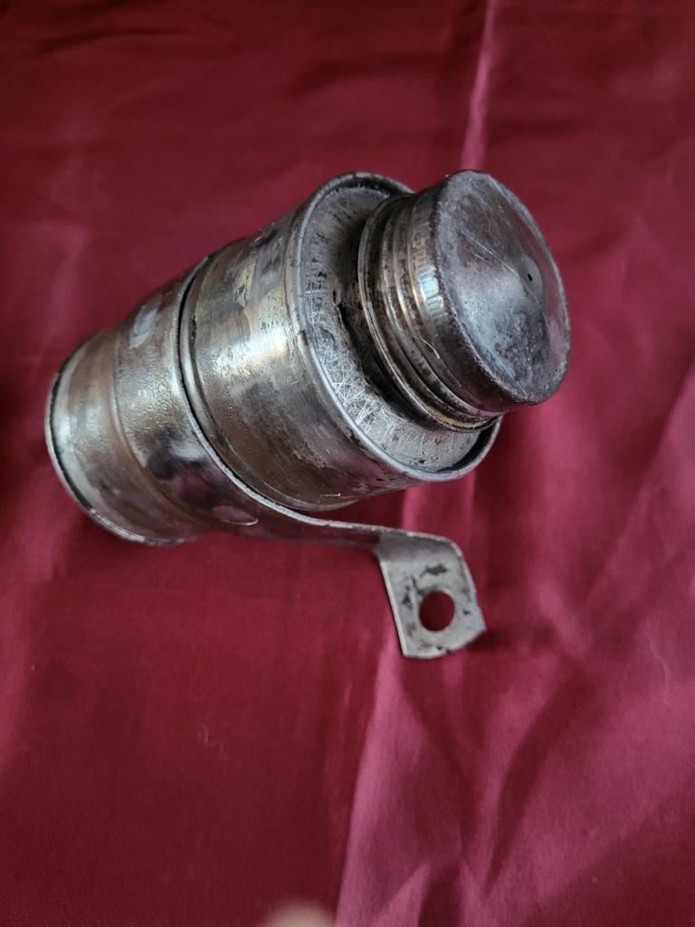 Recipient pour liquide freins LesAnciennes.com