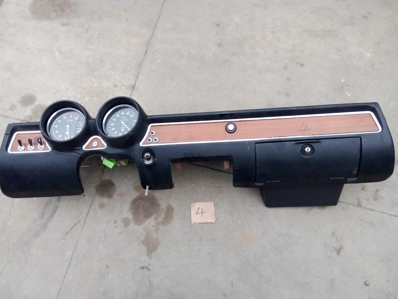 Tableau de bord Alfa Romeo GT Junior LesAnciennes.com