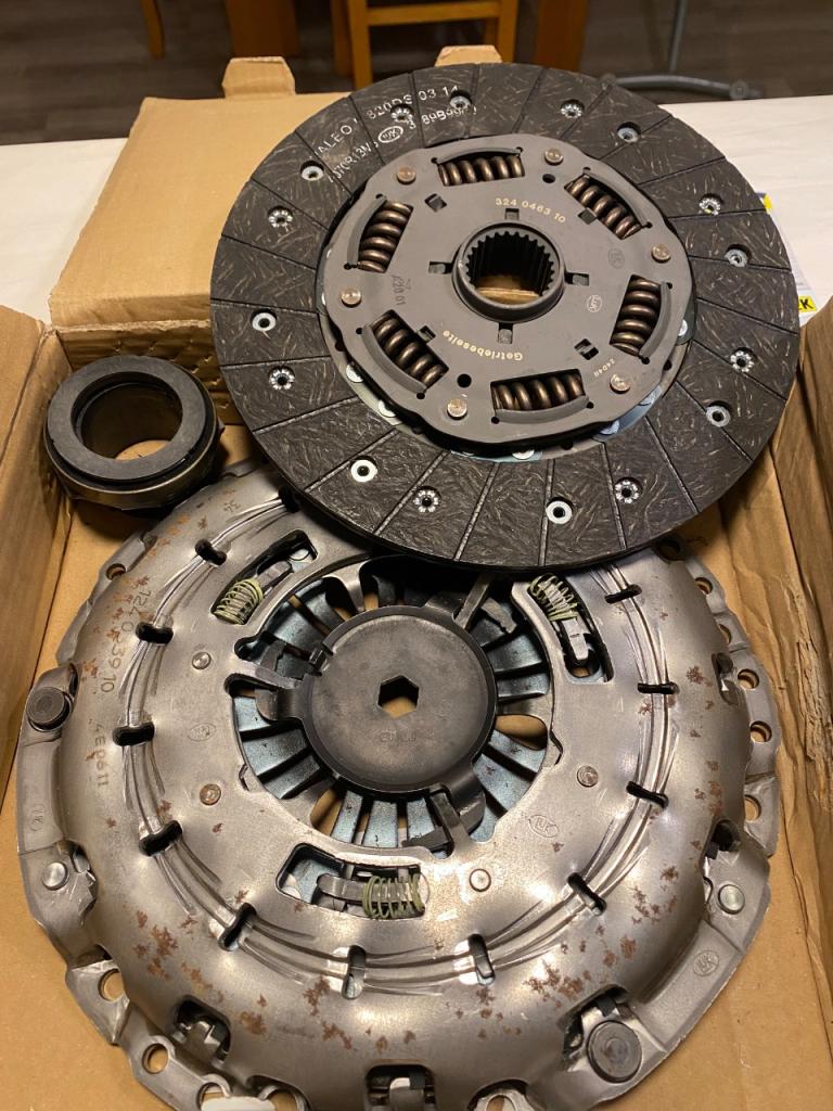 Kit embrayage BMW Série 3 X3 E46 LesAnciennes.com