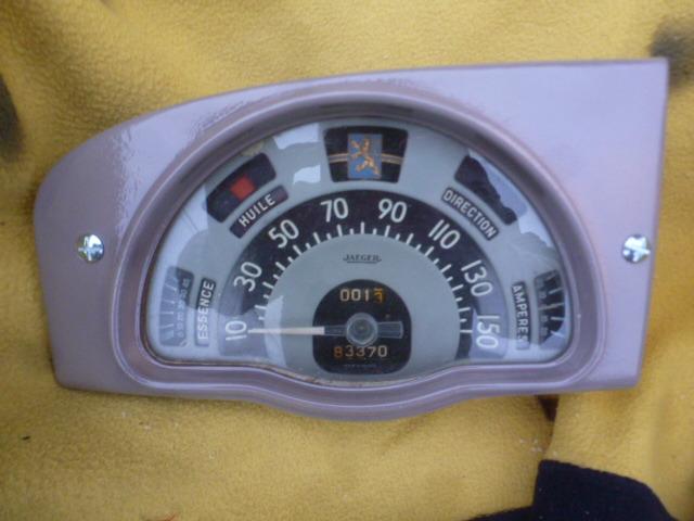 PEUGEOT 203:instruments JAEGER LesAnciennes.com