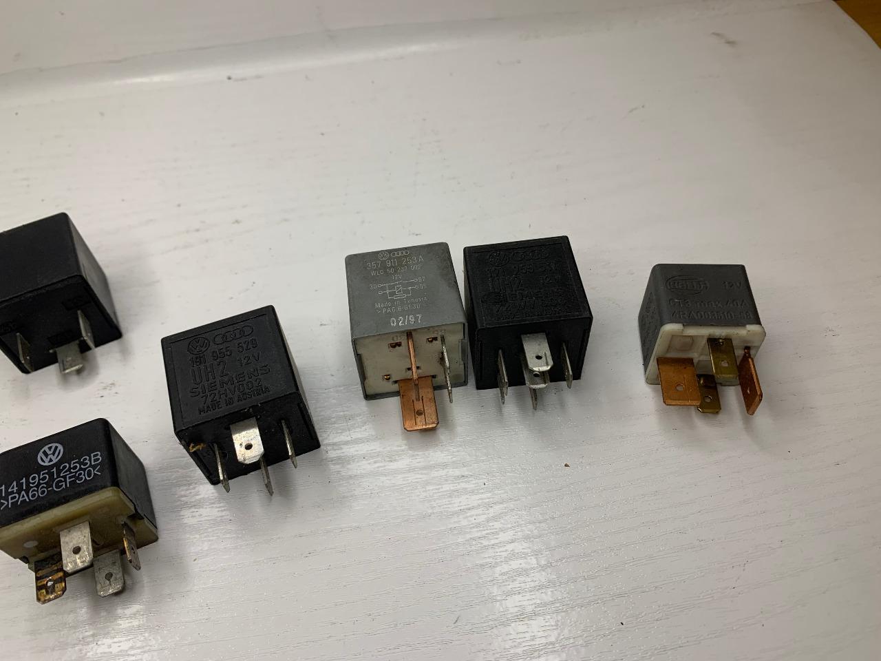 Lot relais VOLKSWAGEN Golf /SEAT 1.9 TD LesAnciennes.com