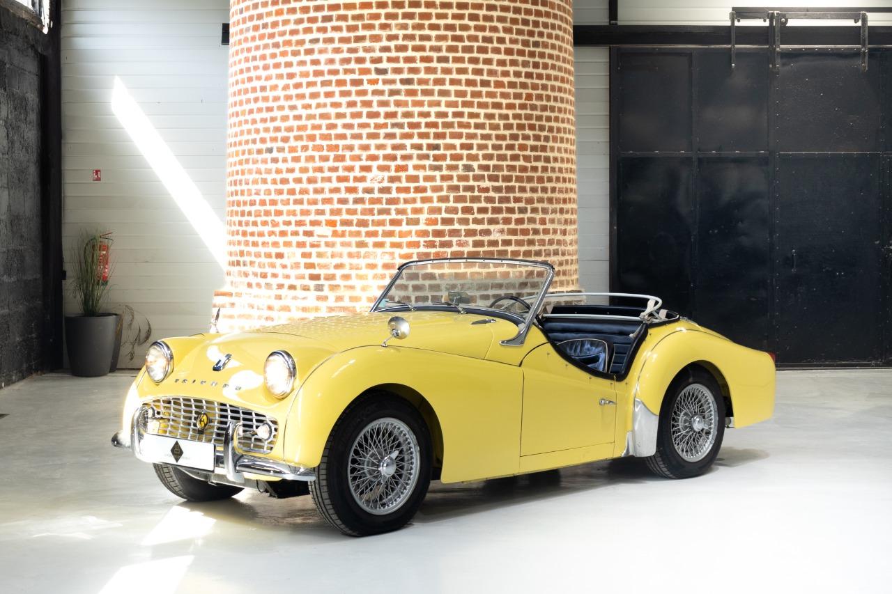 TRIUMPH TR3 - 1960 LesAnciennes.com