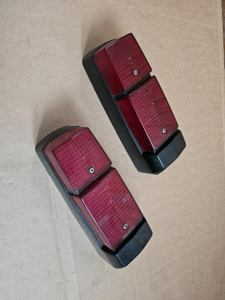 Cabochon feu arrière CITROEN DS LesAnciennes.com